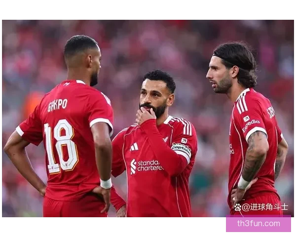 加克波拉起倒地科尔克茨彰显风度，利物浦赛后握手传递尊重体育精神